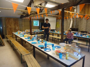 Het ontbijt, Akros basketballkamp